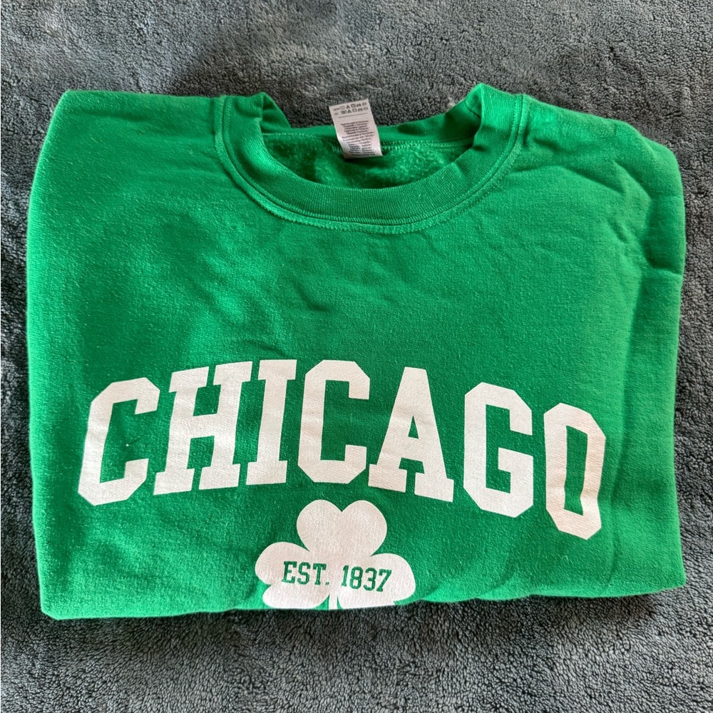 Green Women’s Chicago St. Patty’s Day Crewneck